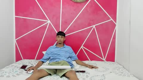 junior_bigcock3 online show from November 21, 2025, 6:28 pm