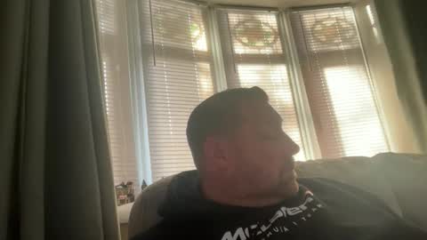 Snapshot of junky345 chatting on December 2, 2025, 1:05 pm Junky online show from December 2, 2025, 1:05 pm