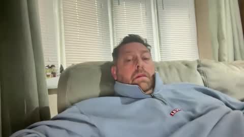 Snapshot of junky345 chatting on December 4, 2025, 2:15 pm Junky online show from December 4, 2025, 2:15 pm