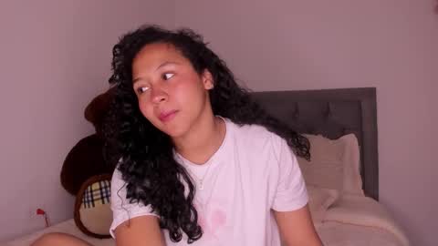  viviana  sasha  online show from December 17, 2025, 12:55 pm