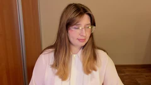 Nika and Mark online show from July 28, 2026, 4:39 pm