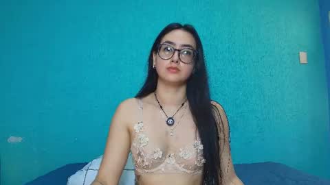  Isa y Luci  online show from June 20, 2026, 2:53 pm
