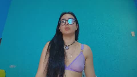  Isa y Luci  online show from June 23, 2026, 6:28 pm