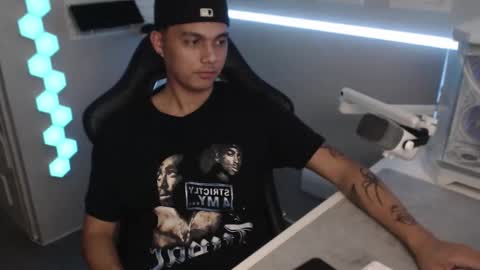 Rhys online show from December 5, 2025, 6:48 pm