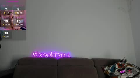 Snapshot of justchloex chatting on October 17, 2025, 6:05 am Chloe online show from October 17, 2025, 6:05 am