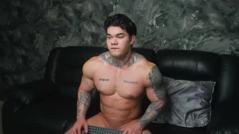 Snapshot of justin_clark1 chatting on December 23, 2025, 5:27 am justin clark1 online show from December 23, 2025, 5:27 am