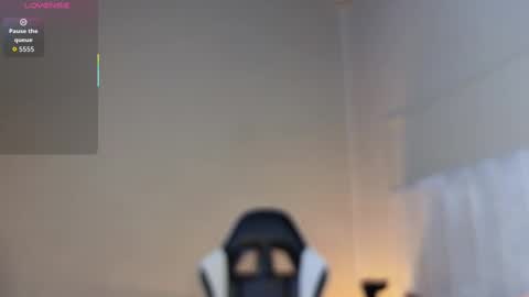 Justin  online show from November 13, 2025, 2:43 am