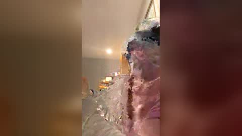 justincase8669 online show from April 16, 2026, 5:41 am