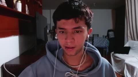 Justine online show from October 17, 2025, 5:10 am