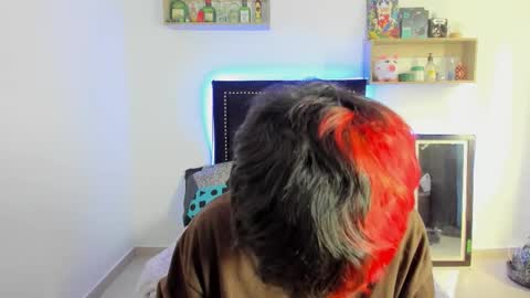 Justine online show from November 14, 2025, 12:48 pm