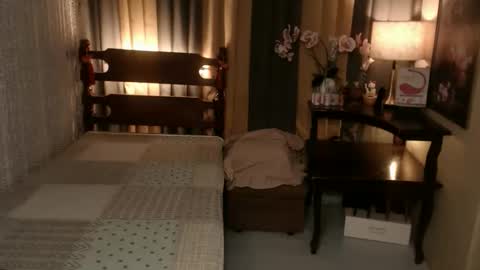 Snapshot of justine_hunk chatting on November 17, 2025, 7:36 am justine_hunk online show from November 17, 2025, 7:36 am