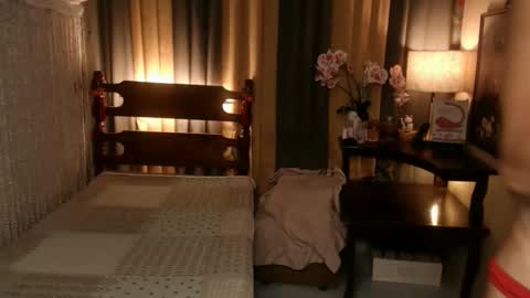 Snapshot of justine_hunk chatting on December 2, 2025, 4:29 am justine_hunk online show from December 2, 2025, 4:29 am