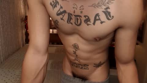 Snapshot of justine_hunk chatting on April 19, 2026, 3:55 pm justine_hunk online show from April 19, 2026, 3:55 pm
