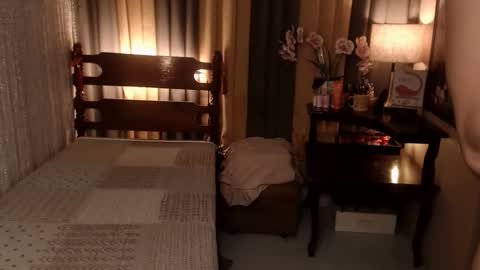 Snapshot of justine_hunk chatting on April 23, 2026, 6:14 am justine_hunk online show from April 23, 2026, 6:14 am