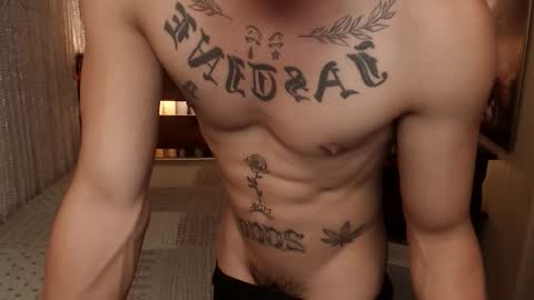 Snapshot of justine_hunk chatting on April 25, 2026, 6:05 pm justine_hunk online show from April 25, 2026, 6:05 pm