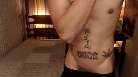 Snapshot of justine_hunk chatting on May 1, 2026, 5:50 pm justine_hunk online show from May 1, 2026, 5:50 pm