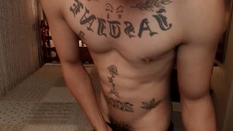 Snapshot of justine_hunk chatting on May 4, 2026, 6:37 pm justine_hunk online show from May 4, 2026, 6:37 pm