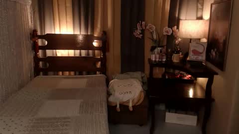 Snapshot of justine_hunk chatting on May 16, 2026, 7:38 am justine_hunk online show from May 16, 2026, 7:38 am