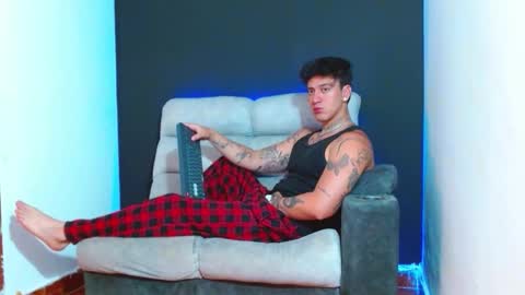 justinfuller_31 online show from January 12, 2026, 5:40 pm