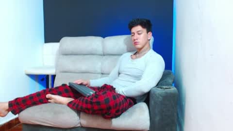 justinfuller_31 online show from April 12, 2026, 1:10 am