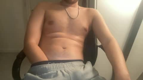 Snapshot of justinl567 chatting on August 3, 2026, 10:24 pm Justin online show from August 3, 2026, 10:24 pm