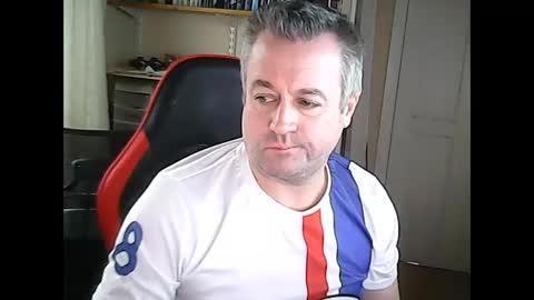 justmav online show from November 10, 2025, 11:09 am