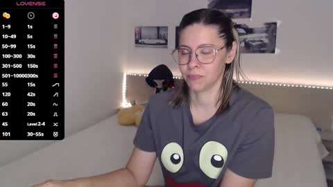 Julie online show from October 23, 2025, 4:01 am