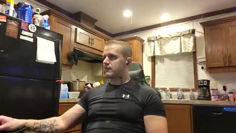 justus0624 online show from November 18, 2025, 3:23 am