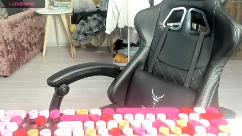 Snapshot of k_and_alice chatting on April 3, 2026, 10:35 am Alice online show from April 3, 2026, 10:35 am