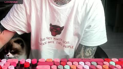 Snapshot of k_and_alice chatting on April 6, 2026, 6:47 am Alice online show from April 6, 2026, 6:47 am