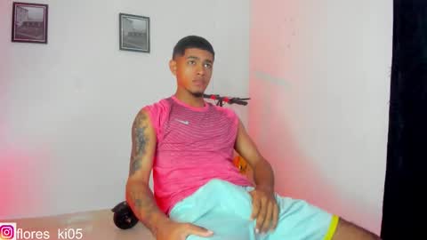 Snapshot of k_florez chatting on December 19, 2025, 7:43 pm k_florez online show from December 19, 2025, 7:43 pm