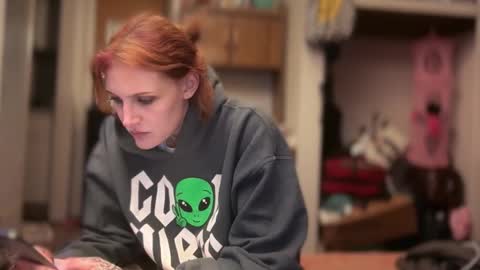 Kac online show from November 12, 2025, 2:23 am