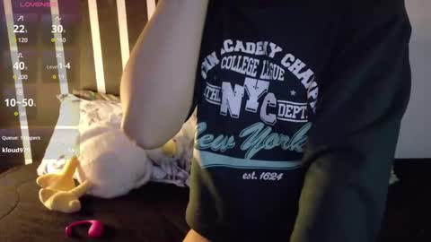 Snapshot of kad_kad chatting on February 19, 2025, 6:32 pm Kanela online show from February 19, 2025, 6:32 pm