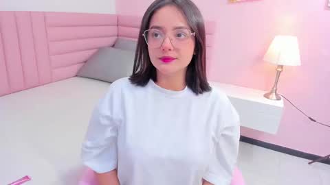 Kyelie online show from October 15, 2025, 7:47 pm