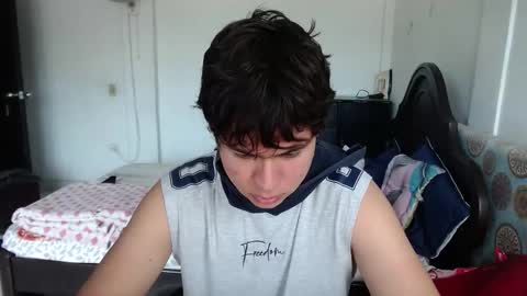 Snapshot of kafer_1022 chatting on December 15, 2025, 1:59 pm kafer online show from December 15, 2025, 1:59 pm