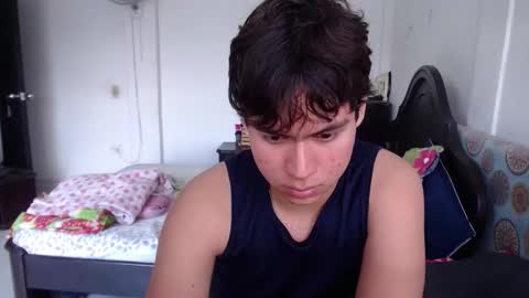 Snapshot of kafer_1022 chatting on December 16, 2025, 6:35 pm kafer online show from December 16, 2025, 6:35 pm