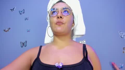 kaira_mosse_ online show from December 5, 2025, 11:41 am