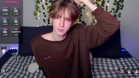 slutkai online show from December 1, 2025, 9:42 pm