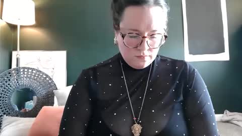 kaitrosss online show from March 2, 2026, 7:21 pm