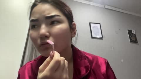 Sakura online show from April 16, 2026, 3:13 pm