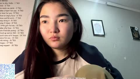 Sakura online show from April 28, 2026, 10:15 pm