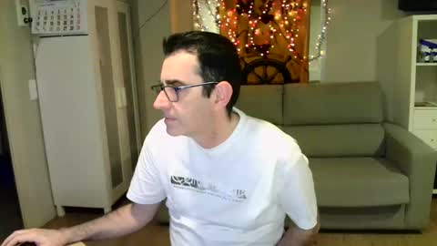MusicMen49 online show from December 15, 2024, 1:35 am