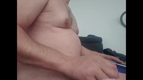 Snapshot of kalendr chatting on April 5, 2026, 8:11 am Kalendr online show from April 5, 2026, 8:11 am
