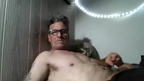 kalifornia91666 online show from November 15, 2025, 8:33 am