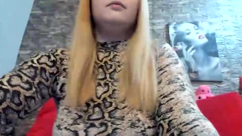 kalindahot online show from December 3, 2025, 7:01 pm