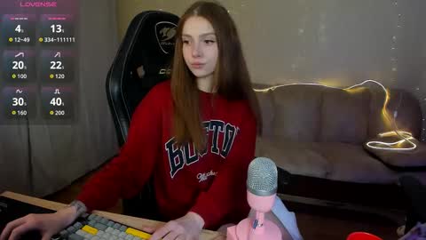 Snapshot of kami_mur chatting on October 6, 2025, 5:43 pm Kami mur online show from October 6, 2025, 5:43 pm