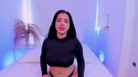 Kamila Betancourt online show from February 28, 2025, 4:42 pm