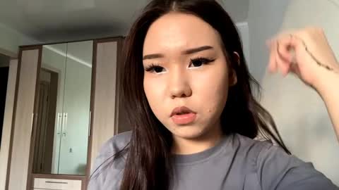 Bella online show from April 24, 2026, 1:13 pm