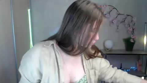 Snapshot of kamilla_love_ chatting on May 21, 2026, 1:29 pm kamilla_love_ online show from May 21, 2026, 1:29 pm