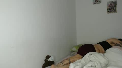 kammy   y   camila online show from November 29, 2025, 4:43 pm